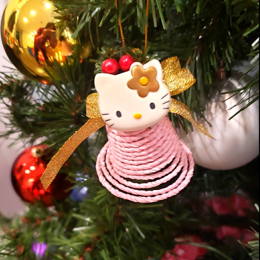Hello Kitty Bell Ornament (pink)